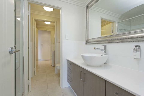 Zappeion Apartments - Taree Accommodation 2