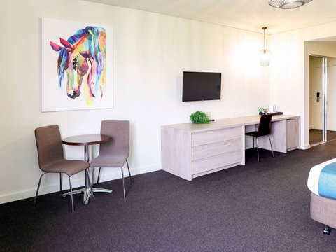 Mantra Melbourne Melton - Taree Accommodation 1