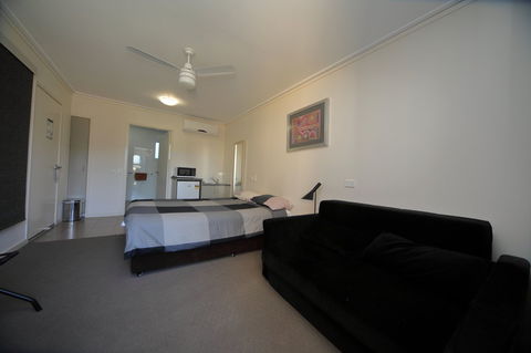 Black Rock Inn - Taree Accommodation 2