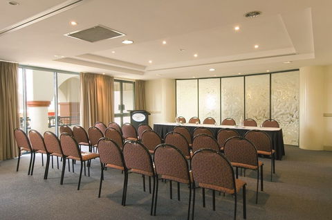 Oaks Calypso Plaza Resort - Taree Accommodation 4