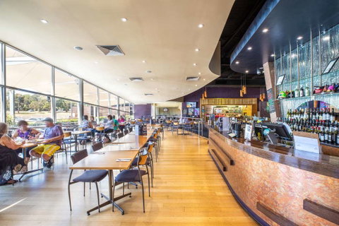 Nightcap at Sandown Park Hotel - Taree Accommodation 6
