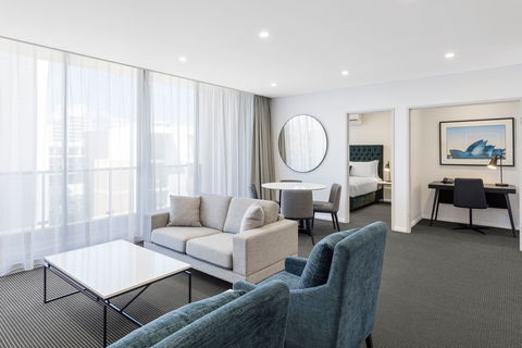 Meriton Suites Waterloo - Taree Accommodation 4