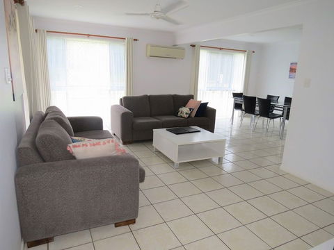 The Shores Holiday Apartments - Taree Accommodation 3