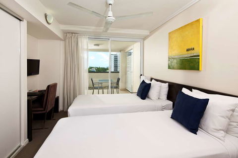 Cairns Central Plaza Apartment - Taree Accommodation 2