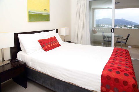 Cairns Central Plaza Apartment - Taree Accommodation 8