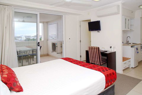 Cairns Central Plaza Apartment - Taree Accommodation 9