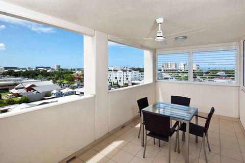 Cairns Central Plaza Apartment - Taree Accommodation 10