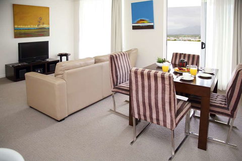 Cairns Central Plaza Apartment - Taree Accommodation 13