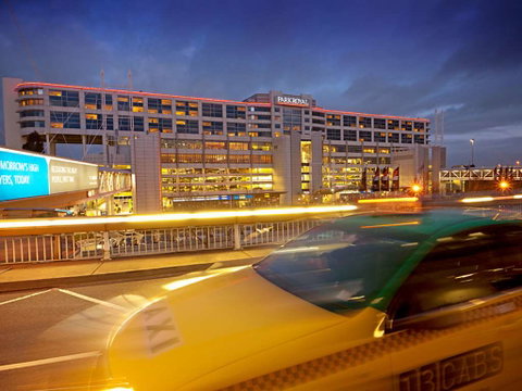 PARKROYAL Melbourne Airport - Taree Accommodation 0
