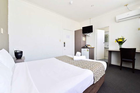Diplomat Motel Alice Springs - Taree Accommodation 2