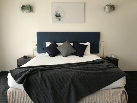 The Clan Lakeside Lodge - Taree Accommodation 1