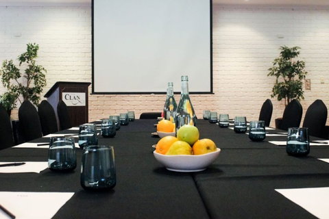 The Clan Lakeside Lodge - Taree Accommodation 2