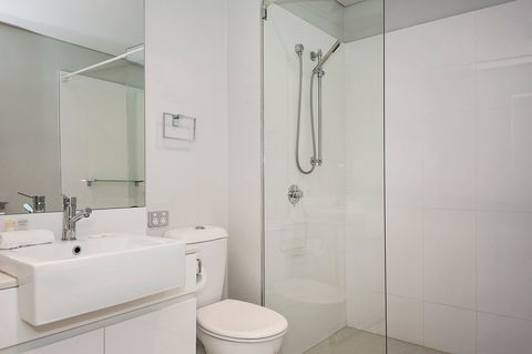 Astra Apartments Perth - Taree Accommodation 2