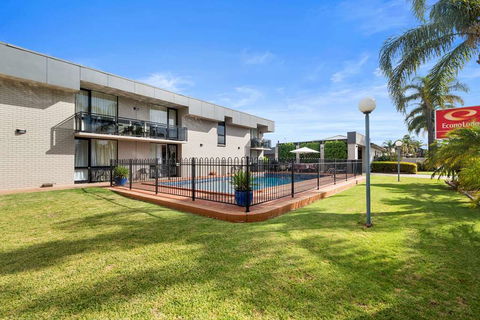 Econo Lodge All Seasons Mildura - Taree Accommodation 2