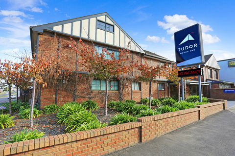 Tudor Motor Inn - Taree Accommodation 1
