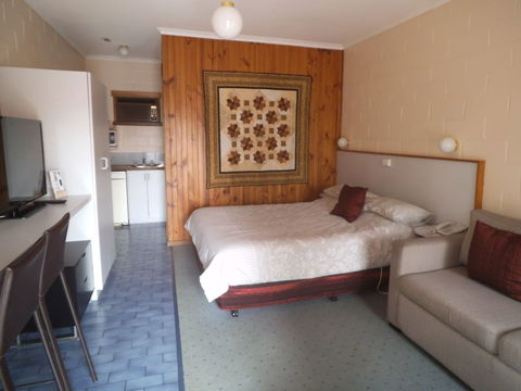 Yarragon Motel - Taree Accommodation 0