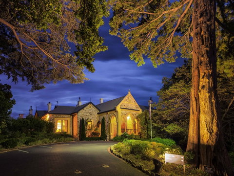 Mount Lofty House - Taree Accommodation 0
