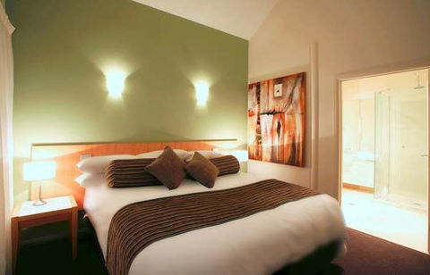York Cove - Taree Accommodation 2