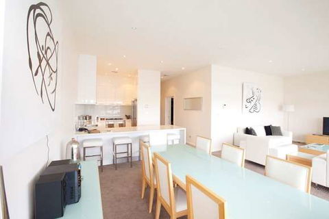 York Cove - Taree Accommodation 10