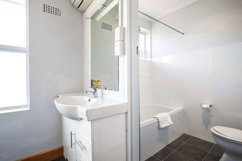 Nightcap At Carlyle Hotel - Taree Accommodation 6