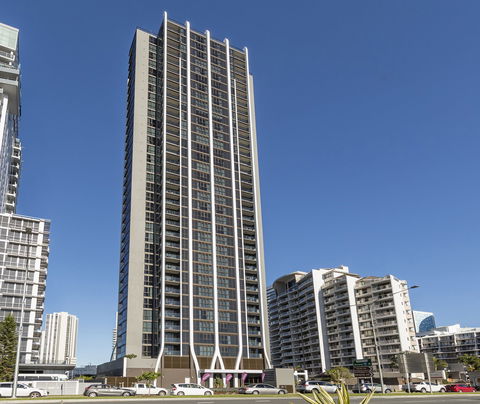 Avani Broadbeach Residences - Taree Accommodation 0
