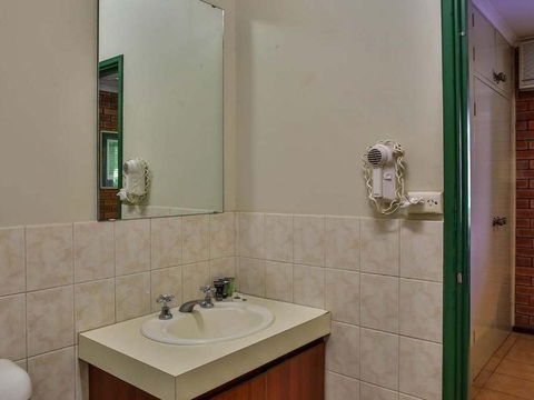 Bayside Holiday Apartments - Taree Accommodation 2