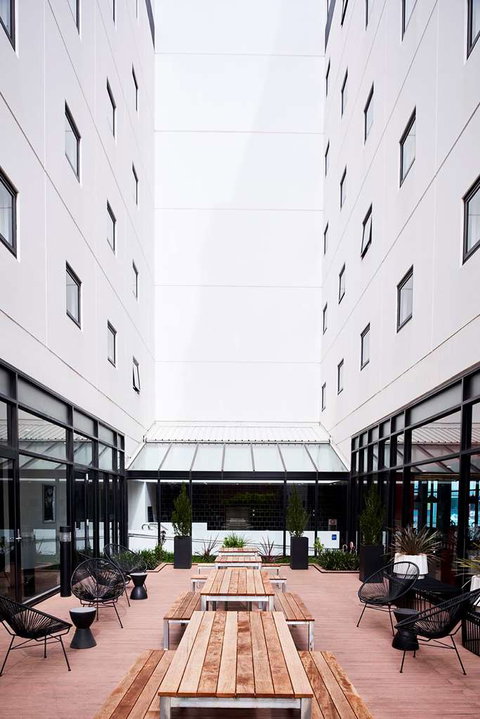 Essence Hotel Carlton - Taree Accommodation 0