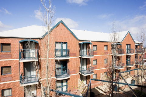 BreakFree Adelaide On Hindley - Taree Accommodation 0