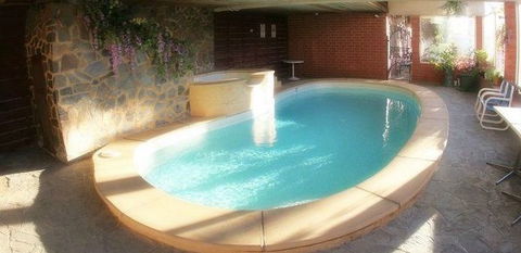 Granada Motor Inn Adelaide - Taree Accommodation 0