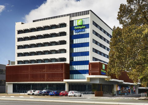 Holiday Inn Express Newcastle - Taree Accommodation 0