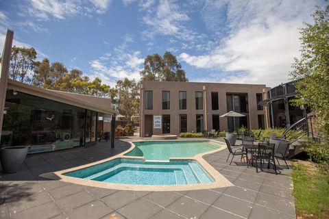 Dingley International Hotel - Taree Accommodation 1