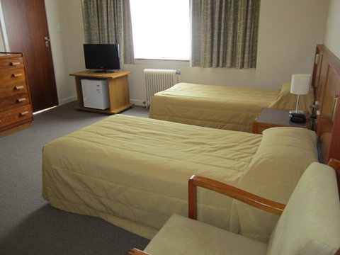 University House - ANU - Taree Accommodation 3