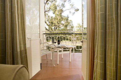 University House - ANU - Taree Accommodation 5