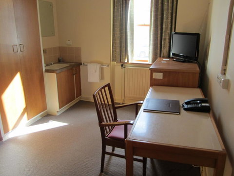 University House - ANU - Taree Accommodation 44