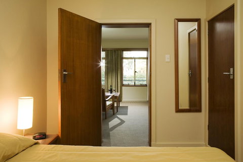 University House - ANU - Taree Accommodation 19
