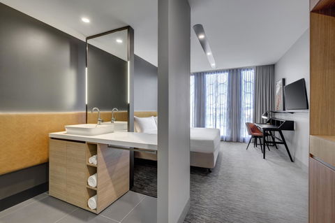 Vibe Hotel Canberra - Taree Accommodation 43