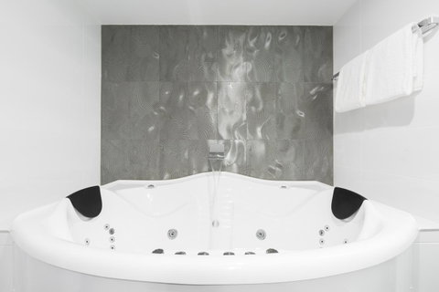 Avenue Hotel Canberra - Taree Accommodation 19