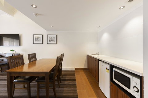 Mercure Canberra - Taree Accommodation 17
