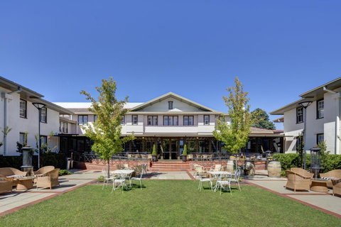 Hotel Kurrajong Canberra - Taree Accommodation 0