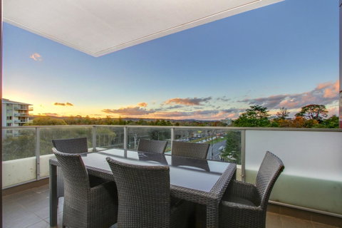 IQ Smart Apartments 704 Braddon ACT - Taree Accommodation 7