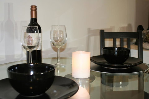 Modern Executive Apt@Barton*1BR*WiFi*Gym*Secure Parking*Canberra - Taree Accommodation 11