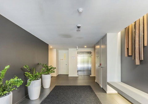 Modern Executive Apt@Barton*1BR*WiFi*Gym*Secure Parking*Canberra - Taree Accommodation 16