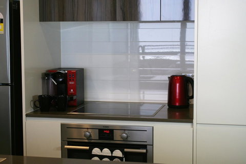 Modern Executive Apt@Barton*1BR*WiFi*Gym*Secure Parking*Canberra - Taree Accommodation 4