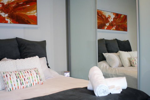Modern Executive Apt@Barton*1BR*WiFi*Gym*Secure Parking*Canberra - Taree Accommodation 1