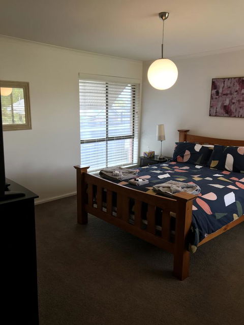 Central Tranquility Heart Of Orange - Taree Accommodation 13