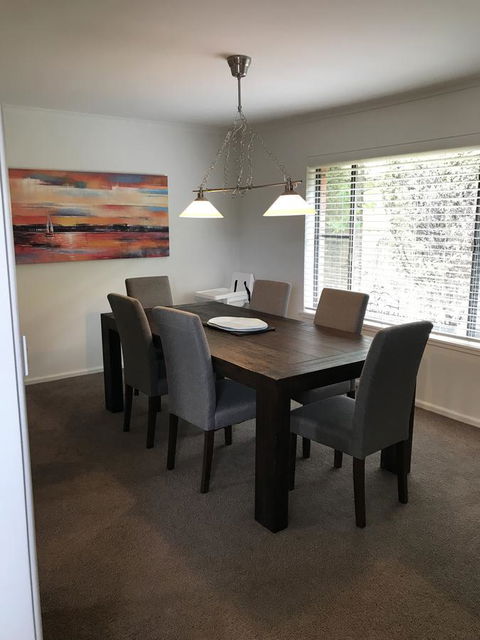 Central Tranquility Heart Of Orange - Taree Accommodation 5