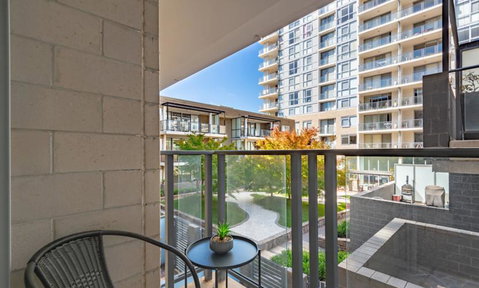Spacious 1BR Stylish New Acton Apartment +Parking - Taree Accommodation 6