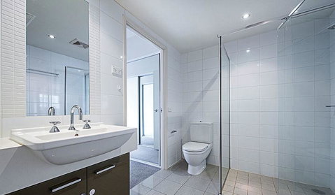 Spacious 1BR Stylish New Acton Apartment +Parking - Taree Accommodation 3