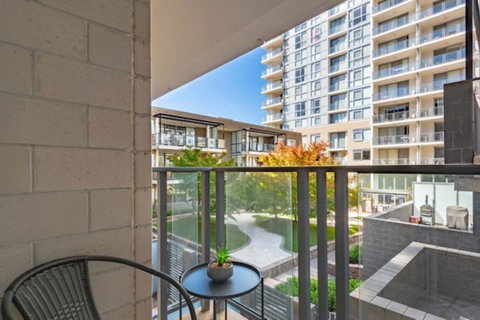 Spacious 1BR Stylish New Acton Apartment +Parking - Taree Accommodation 23