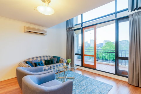 ALLARA CANBERRA - Taree Accommodation 0